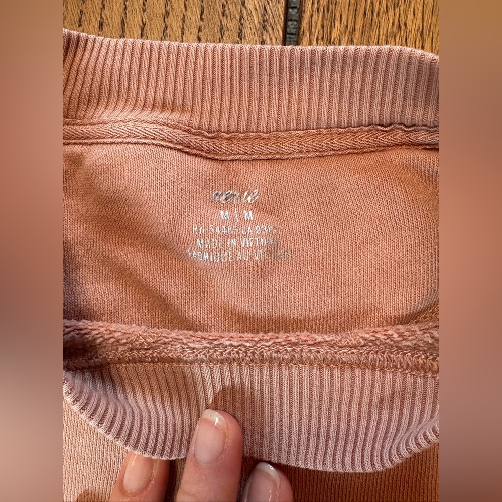 Aerie Pink Long Sleeve Sweatshirt with split hem - Picture 3 of 4